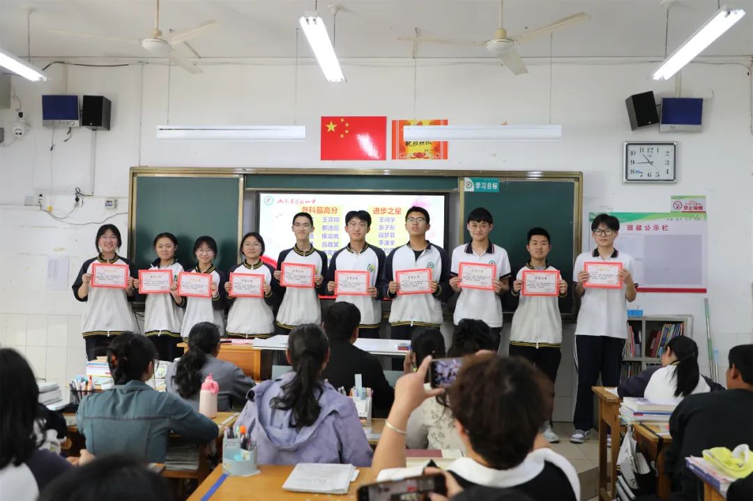 同心守护 共育未来——昌乐一中举办家长课程暨父母大讲堂活动