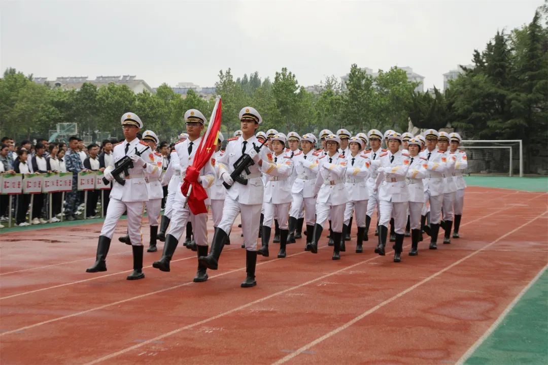 知恩于心 感恩于行——昌乐一中举行第十三周升旗仪式