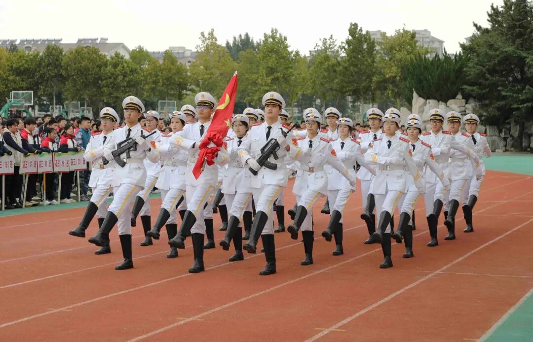 拒绝校园欺凌 共建和美校园——昌乐一中举行第八周升旗仪式