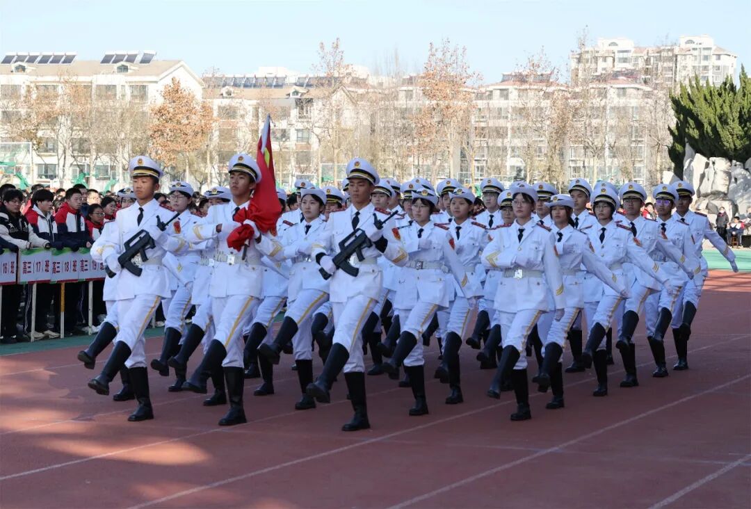 遵法守规明理 安全文明出行——昌乐一中举行第十五周升旗仪式