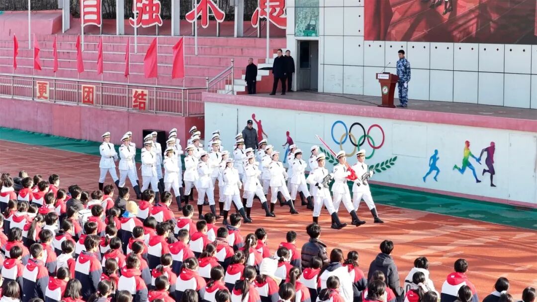 感恩冬至 致敬最长情的守护——昌乐一中举行第十六周升旗仪式