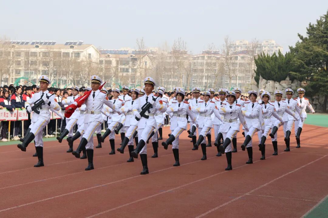 培养良好习惯 奠基美好人生——昌乐一中举行第四周升旗仪式