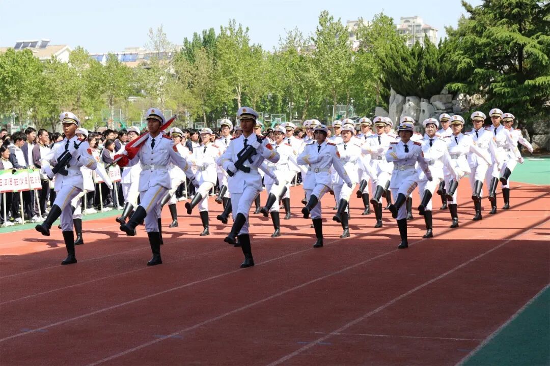 悦读生智 书香校园——昌乐一中举行第八周升旗仪式