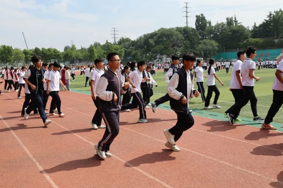 加强疏散演练 确保学生平安——昌乐一中举行应急疏散演练
